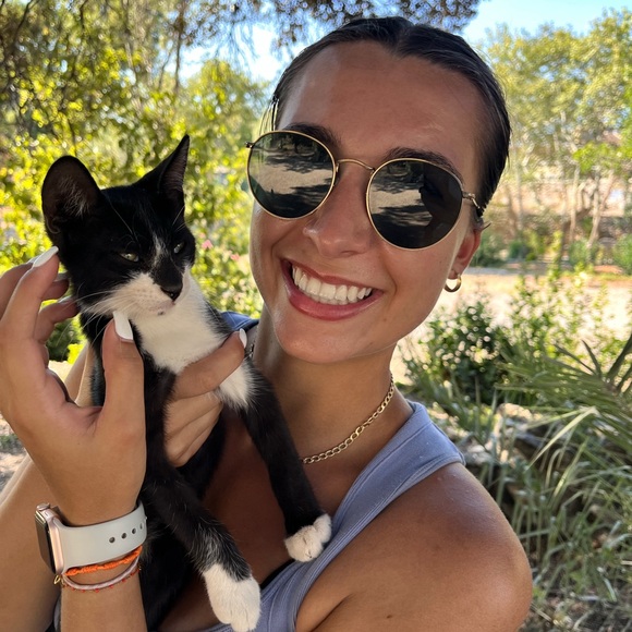 Meet your Posher, Allison - Picture 1 of 1